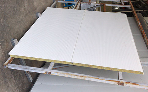 外牆（qiáng）橫鋪夾芯板