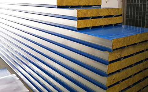 你知道聚氨酯封邊岩（yán）棉屋麵夾（jiá）芯板優點嗎？