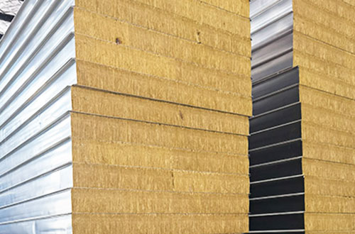 影響聚氨酯夾芯板價格的因素（sù）有哪（nǎ）些呢？