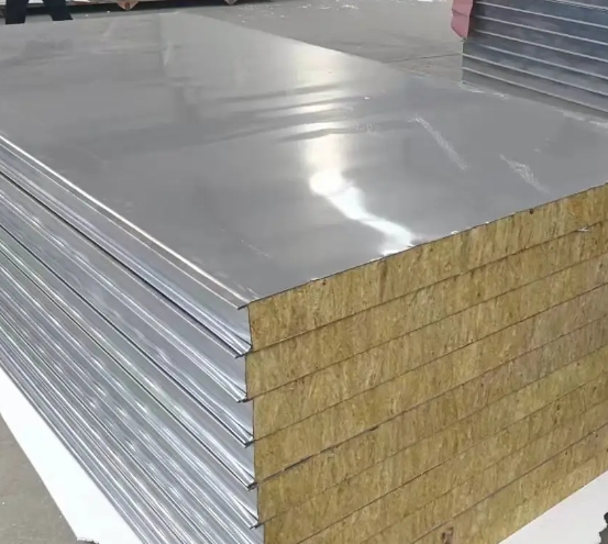 不鏽鋼岩棉夾芯板堅固耐用備受（shòu）推崇